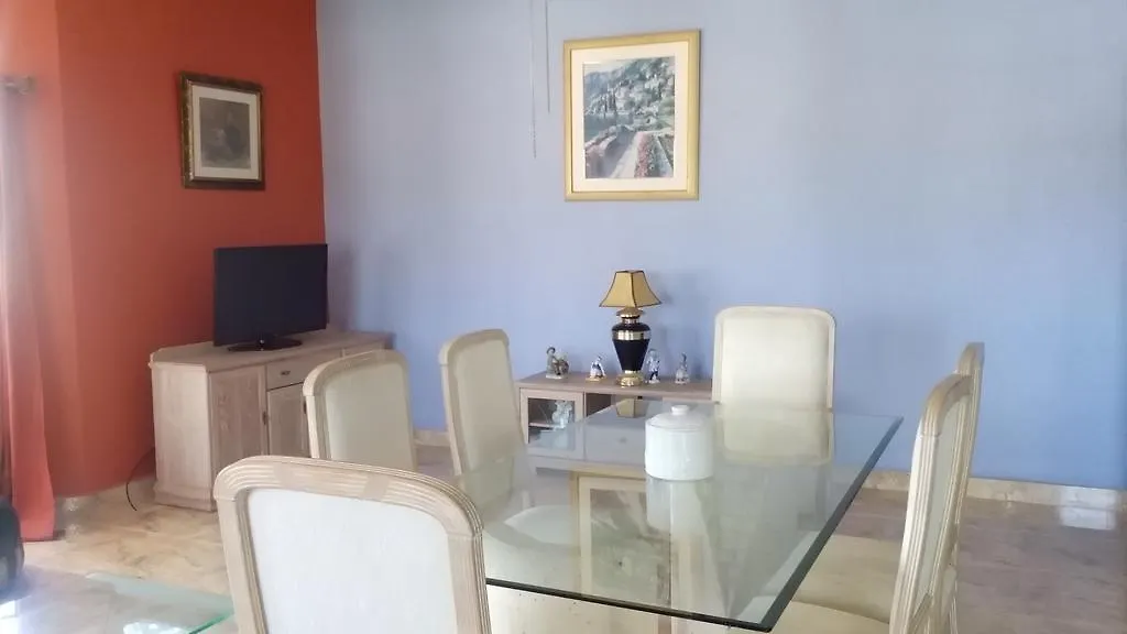 Little Savoy Guest House Runaway Bay