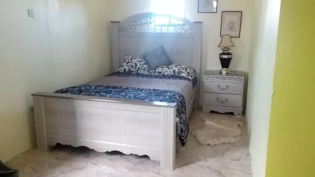 Little Savoy Guest House Runaway Bay