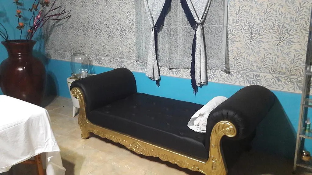 Little Savoy Guest House Runaway Bay